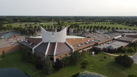 Bethesda-Christian-Church-building-in-Michigan,-aerial-drone-view