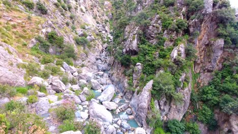 Cascada-De-La-Montaña-Babour-En-Setif