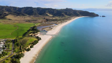 Idyllic-relaxing-spot-at-Otama-Beach,-New-Zealand
