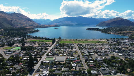 Aerial-shot-of-the-stunning-waterfront-apartments-in-Wanaka,-New-Zealand