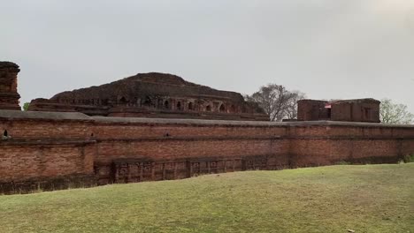 Wide-angle-shot-of-NALANDA-Buddhism-University,-in-Bihar-state-of-India