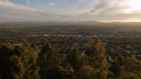 Wide-shot-of-houses-and-businesses-in-Tamworth,-viewed-from-Oxley-Scenic-Lookout,-New-South-Wales,-Australia