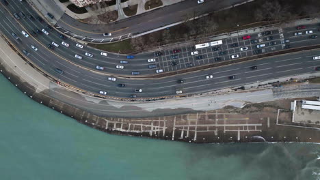 Cars-on-the-Lake-Shore-Dr,-in-Chicago,-USA---Static,-Birds-eye,-drone-shot