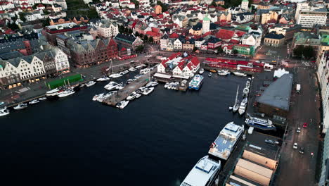 Majestic-aerial-over-charming-town-Bergen,-Norway