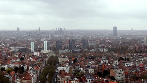 Un-Video-Panorámico-Del-Paisaje-Urbano-De-Bruselas-Desde-Una-Vista-Superior