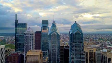 Philadelphia-Downtown-Aerial-Panorama,-Sunset-Reflections