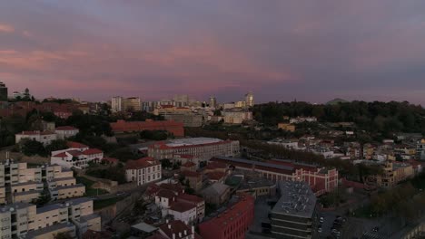 Stadt-Porto-Bei-Sonnenuntergang-Portugal-Luftaufnahme