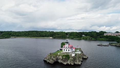 Circular-drone-flight-around-the-Pomham-Rocks-lighthouse-in-the-Providence-River