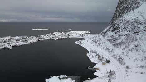 Winter-In-Picturesque-Fishing-Village-Of-Reine-In-Norway's-Lofoten-Islands-Near-Gravdalsbukta-Bay