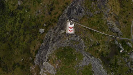 Aerial-tilt-up-reveal-of-popular-tourist-spot-in-New-Zealand