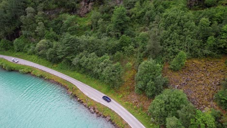 Lake-near-the-glacier-Briksdalen