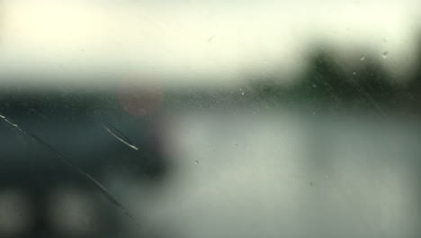 Windschutzscheibe-Eines-Vom-Regentropfen-Nassen-Autofensters