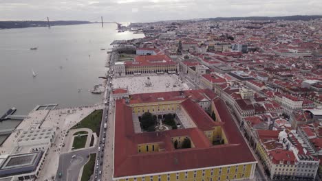 Praça-Do-Comércio:-Lissabons-Malerischer-Hafenplatz,-Luftaufnahme