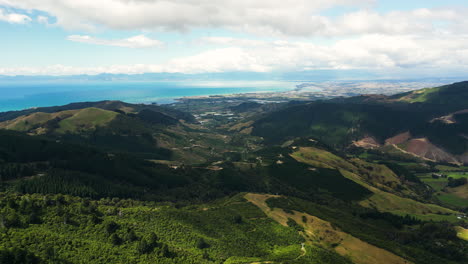 Stunning-landscape-over-Takaka-hill,-Nelson-Bay-in-background