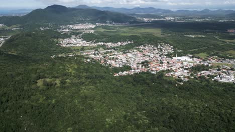Luftaufnahme-Von-Praia-Dos-Ingleses,-Auf-Der-Insel-Santa-Catarina,-Florianópolis,-Bundesstaat-Santa-Catarina,-Brasilien