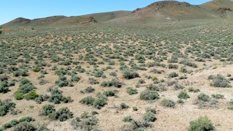 Luftbild-Der-Straßen-Auf-Der-Oberfläche-Der-Wüste-Von-Nevada