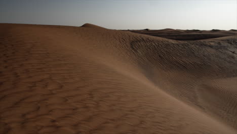 Nahöstliche-Wüstenlandschaft-In-Der-Nähe-Von-Dubai-In-Den-Vereinigten-Arabischen-Emiraten