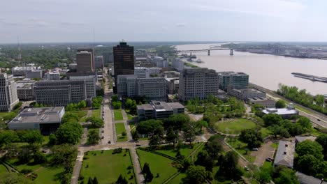View-of-Baton-Rouge,-Louisiana-from-the-Louisiana-State-Capitol-building-observation-deck-panning