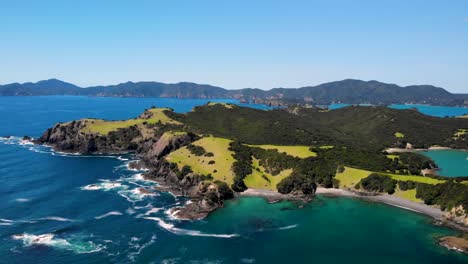 Aerial-overview-of-the-largest-island-in-Bay-of-Islands,-New-Zealand