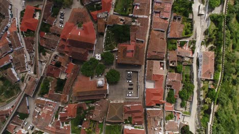 Vista-De-Arriba-Hacia-Abajo-De-La-Ciudad-Medieval-De-Obidos-Portugal