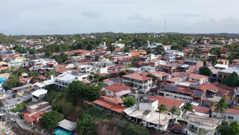Luftaufnahme---Wohnviertel-In-Der-Nähe-Von-Pipa-Beach,-Rio-Grande-Do-Norte,-Brasilien,-Kreispfanne