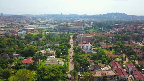 Vista-De-Los-Pueblos-En-El-Paisaje-Urbano-De-Bandali-Rise-En-Bugulobi,-Kampala,-Uganda