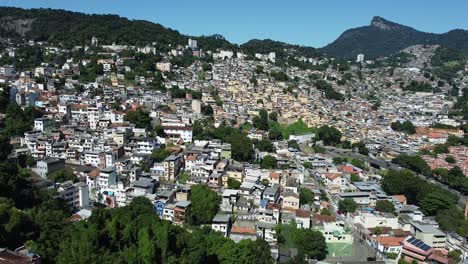 Landschaft-Von-Rio-De-Janeiro---Favela---Tageslichtaufnahme-Per-Drohne