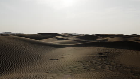 Middle-eastern-desert-landscape-near-Dubai-in-the-United-Arab-Emirates