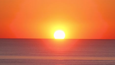 Wunderschöner-Sonnenuntergang-Am-Meer