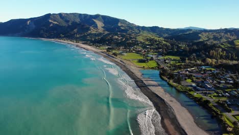 Picturesque-scenery-of-New-Zealand's-small-settlement-on-East-Coast
