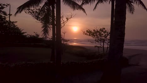 Unglaubliche-Aufnahme-Des-Meeresstrandes-In-Brasilien,-Wunderschöne-Luftaufnahme-Des-Sonnenuntergangs