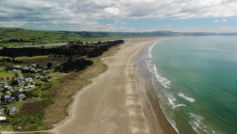 Coastal-Township-Of-Porangahau-At-The-Pacific-Ocean-Waterfront-In-North-Island,-New-Zealand