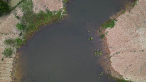 Aerial-drone-footage-of-a-pond-in-Texas
