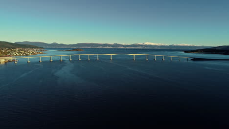 Beautiful-bridge-construction-over-the-sea-in-scenic-Norway-panoramic-landscape