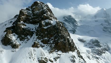 Pan-Up-Drohnenvideo-Des-Diavolezza-Gletschers-In-Der-Schweiz