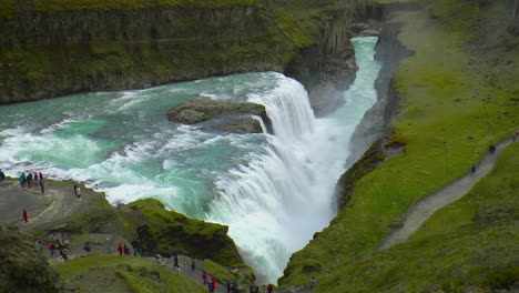 Zeitlupenaufnahmen-Von-Gullfoss-–-Wasserfall-In-Der-Schlucht-Des-Flusses-Hvita-Im-Südwesten-Islands