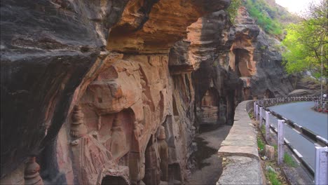 Antiguas-Esculturas-Jainas-Y-Cuevas-Talladas-En-Rocas-En-Gopachal-Parwat-Del-Fuerte-De-Gwalior,-Madhya-Pradesh,-India