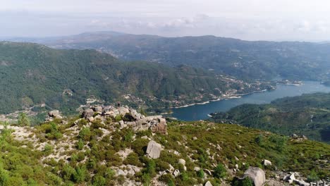 Gerês,-Braga,-Portugal-Vista-Aérea-Del-Río-Cávado-Hermoso-Paisaje-Natural