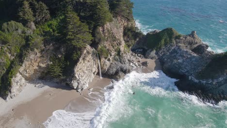 Beautiful-Big-Sur-Coastline-in-California,-McWay-Falls-Waterfall-and-Point-Lobos-in-April