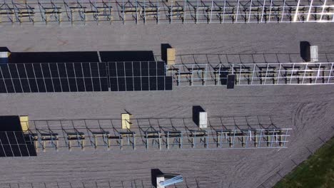 Se-Instala-Un-Gran-Número-De-Paneles-Solares,-Aprovechando-La-Energía-Del-Sol-Y-Transformándola-En-Energía-Renovable