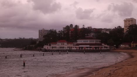 Manly's-sea-life-building-amidst-a-stormy-backdrop