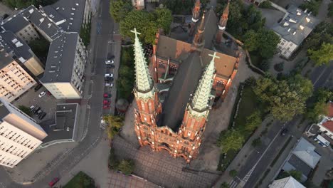 Calle.-La-Catedral-De-Florian-Vista-Desde-Arriba.-Varsovia,-Polonia