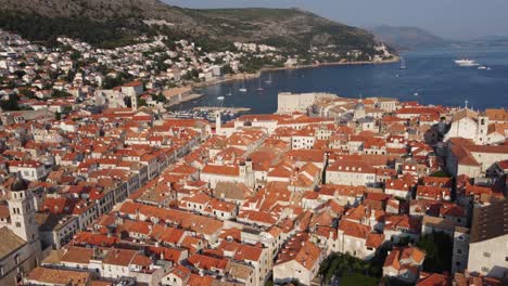 Red-Brick-Rooftops-of-old-town---King's-Landing---in-Dubrovnik-City,-Croatia