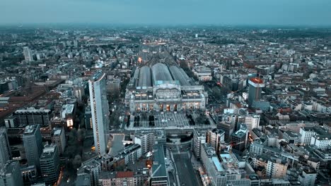 Drone-footage-of-Milan,-Italy