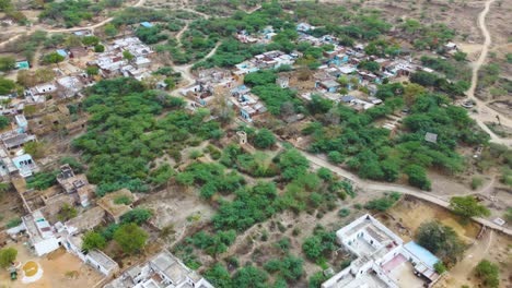 Luftdrohnenaufnahme-Eines-Ländlichen-Dorfes-In-Zentralindien-In-Gohad-Madhya-Pradesh