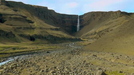 Slow-motion-footage-of-Hengifoss-Waterfall-in-Hengifossa-in-Fljotsdalshreppur,-East-Iceland