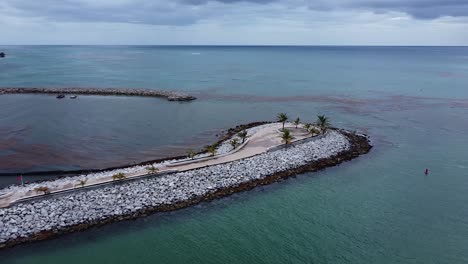 Punta-Cana,-Dominikanische-Republik-–-April-2023-–-Aufnahme-Einer-Drohne-Im-Yachthafen-Von-Api-Beach,-Punta-Cana,-Dominikanische-Republik