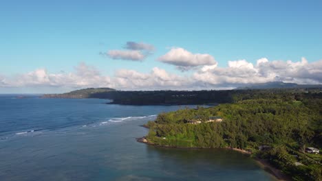 Luftaufnahme-über-Die-Hawaiianische-Küste-Von-Anini-Beach,-Kauai,-Hawaii