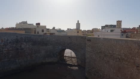 Panoramic-view-of-city-of-mazagan,-fortress-wall-in-foreground
