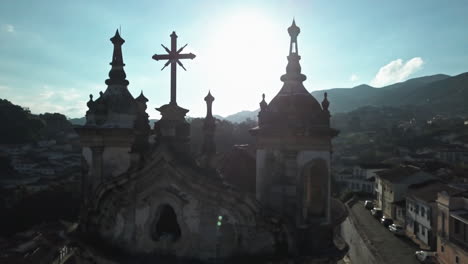 Aerial-Shot-of-Cathedral-in-Ouro-Preto,-Brazil